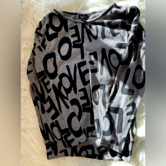 LOVE Print Sweater - Picture 1 of 2